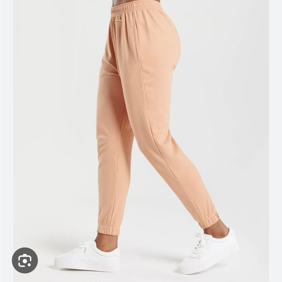 Gymshark Whitney Loose Joggers - Picture 2 of 6